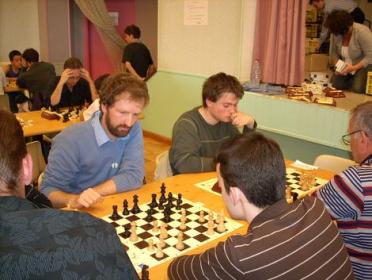 Thierry tr&egrave;s concentr&eacute;!!!!!! (de citron)