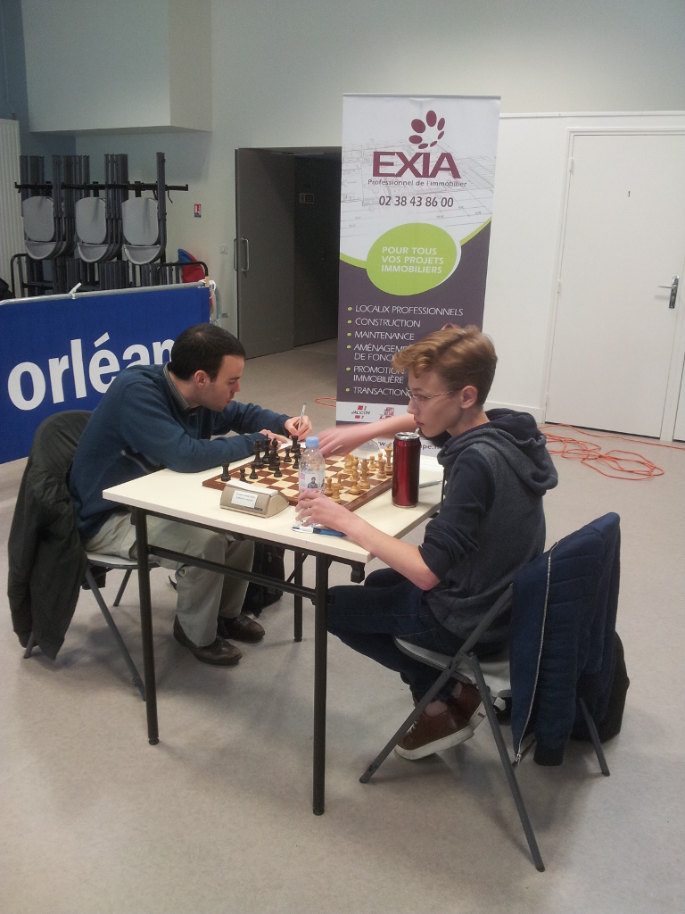 Le match table 1 opposant Julien Laurent à Jean Meunier-Pion.